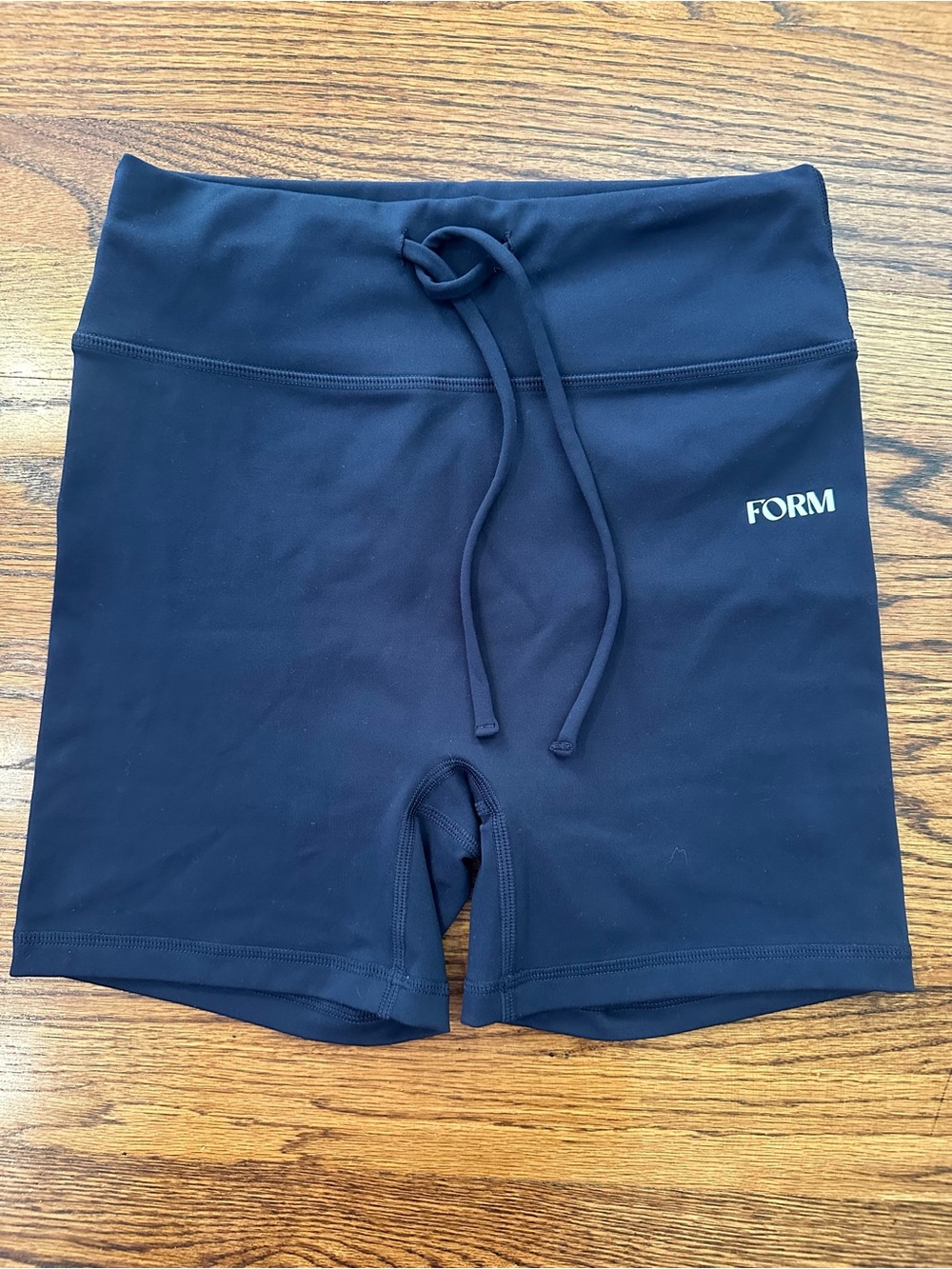 FORM Navy Drawstring 5” Short - Size Medium